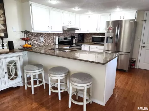 9 Westview Dr, Franklin, IL 62638 photo 2