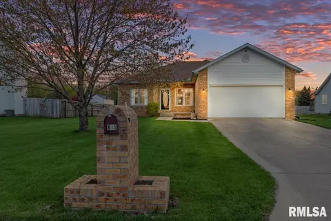 801 N Bitterroot Ct, Athens, IL 62613 photo 2