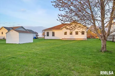 801 N Bitterroot Ct, Athens, IL 62613 photo 37