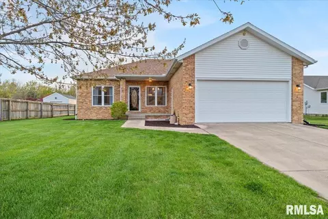 801 N Bitterroot Ct, Athens, IL 62613 photo 1
