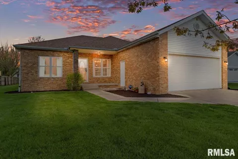 801 N Bitterroot Ct, Athens, IL 62613 photo 3