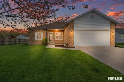 801 N Bitterroot Ct, Athens, IL 62613 photo 4