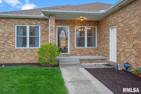 801 N Bitterroot Ct, Athens, IL 62613 photo 5