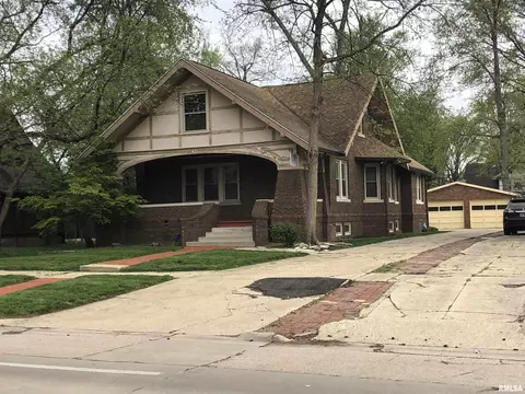 421 W Edwards St, Springfield, IL 62704 photo 2
