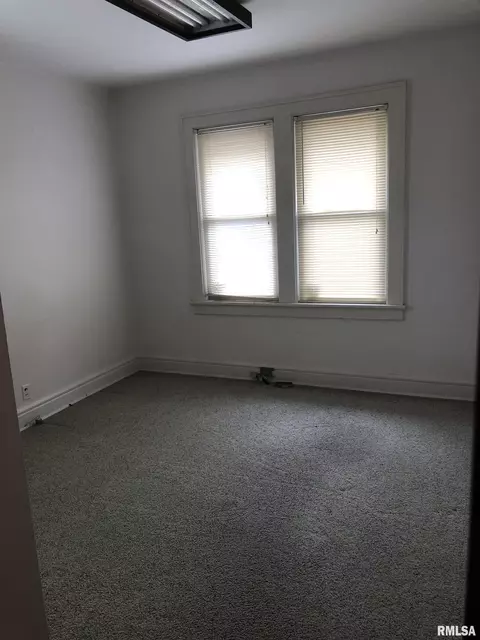 421 W Edwards St, Springfield, IL 62704 photo 7