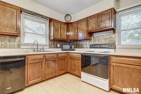 1806 Lee St, Springfield, IL 62703 photo 11