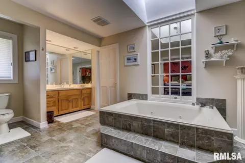 3000 Crown Pt, Springfield, IL 62704 photo 5