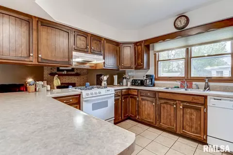309 Collier Dr, Springfield, IL 62704 photo 13