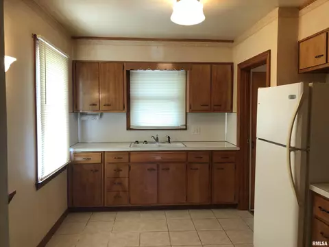 2105 N 22nd St, Springfield, IL 62702 photo 5