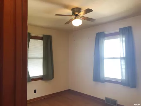 2105 N 22nd St, Springfield, IL 62702 photo 7