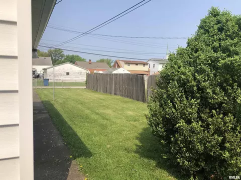 2105 N 22nd St, Springfield, IL 62702 photo 8