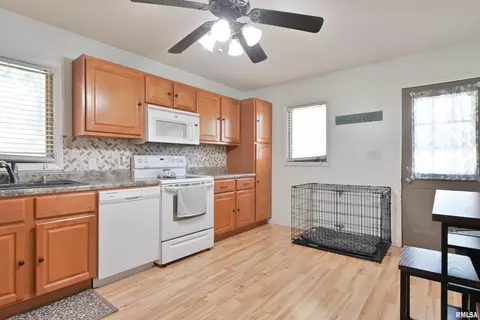 2424 S 4th St, Springfield, IL 62703 photo 3