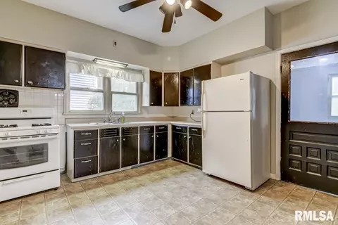 1135 W Edwards St, Springfield, IL 62704 photo 11