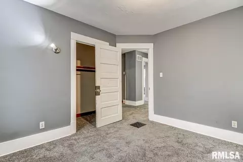 1135 W Edwards St, Springfield, IL 62704 photo 16