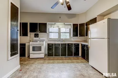 1135 W Edwards St, Springfield, IL 62704 photo 12