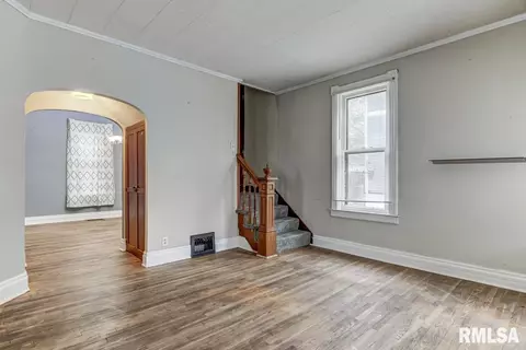 1135 W Edwards St, Springfield, IL 62704 photo 3