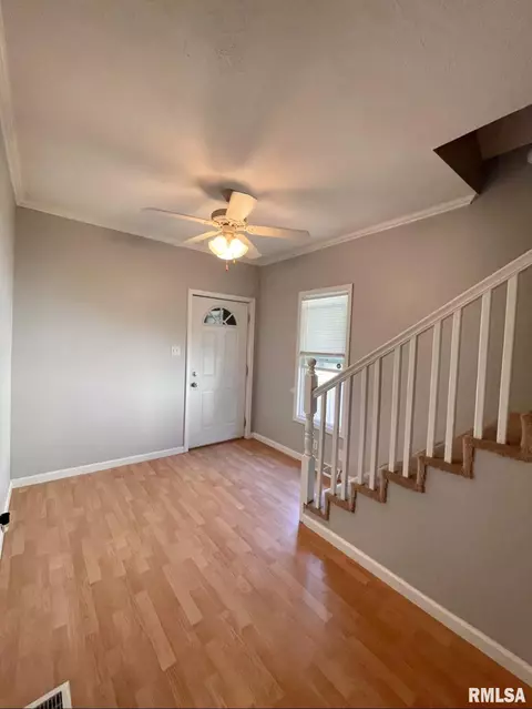 523 E Ridgely Ave, Springfield, IL 62702 photo 5