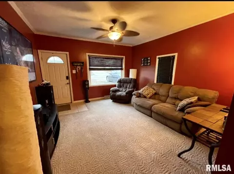 523 E Ridgely Ave, Springfield, IL 62702 photo 2