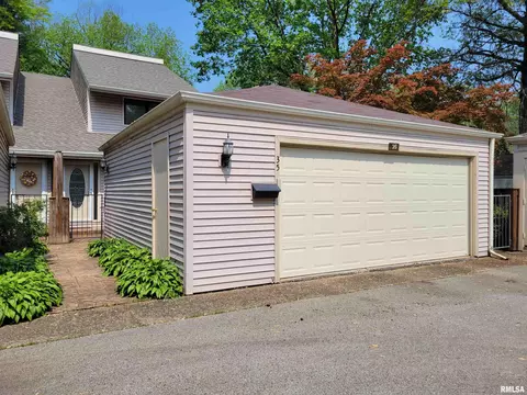 35 Country Pl, Springfield, IL 62703 photo 1