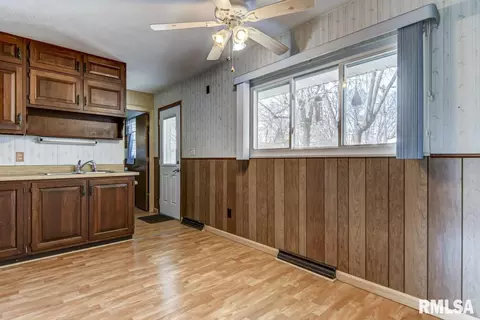 3425 S Spring St, Springfield, IL 62703 photo 6
