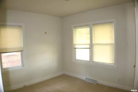 2144 Marland St, Springfield, IL 62702 photo 7