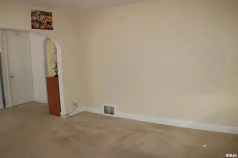 2144 Marland St, Springfield, IL 62702 photo 3