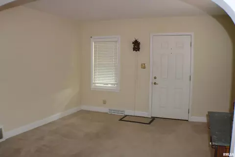 2144 Marland St, Springfield, IL 62702 photo 6