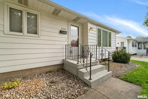 2225 Ramsey Ave, Springfield, IL 62702 photo 3