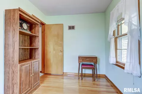1139 N 2nd St, Springfield, IL 62702 photo 13