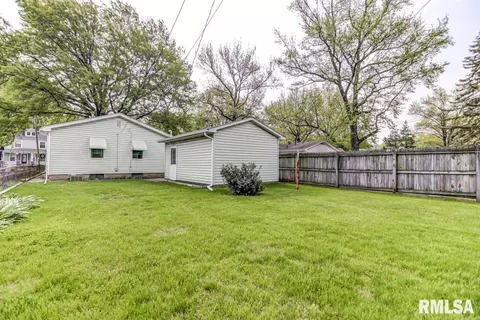 1139 N 2nd St, Springfield, IL 62702 photo 24