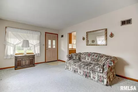 1139 N 2nd St, Springfield, IL 62702 photo 4
