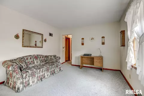1139 N 2nd St, Springfield, IL 62702 photo 5