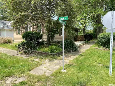 215 E Teak St, Thayer, IL 62689 photo 46