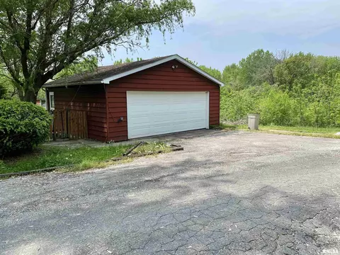 215 E Teak St, Thayer, IL 62689 photo 42