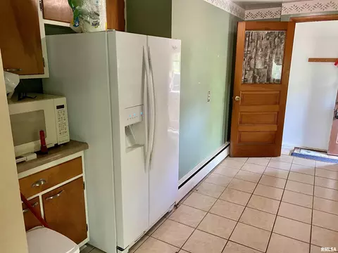 215 E Teak St, Thayer, IL 62689 photo 12