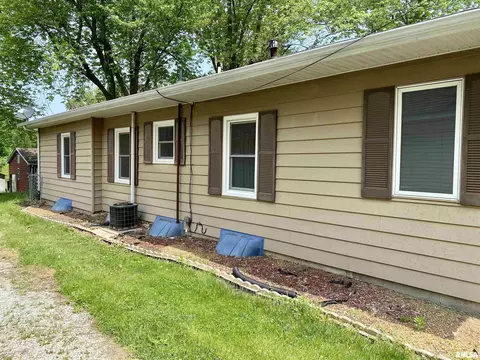 215 E Teak St, Thayer, IL 62689 photo 48