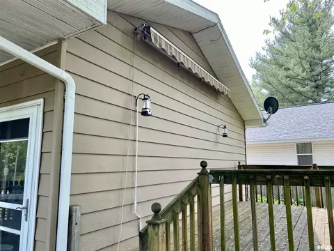 215 E Teak St, Thayer, IL 62689 photo 33