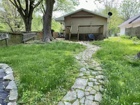 215 E Teak St, Thayer, IL 62689 photo 37