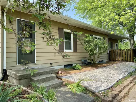215 E Teak St, Thayer, IL 62689 photo 45