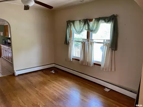 215 E Teak St, Thayer, IL 62689 photo 10