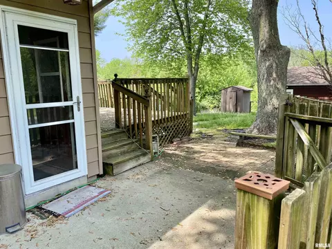215 E Teak St, Thayer, IL 62689 photo 29