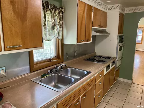 215 E Teak St, Thayer, IL 62689 photo 13