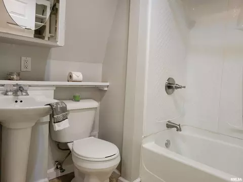 2110 S 10th St, Springfield, IL 62703 photo 17