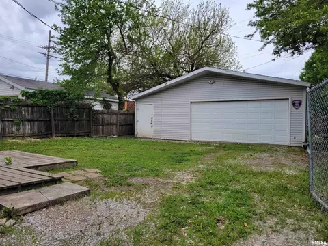 2110 S 10th St, Springfield, IL 62703 photo 2