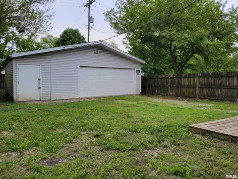 2110 S 10th St, Springfield, IL 62703 photo 3