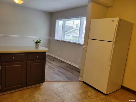 2110 S 10th St, Springfield, IL 62703 photo 13