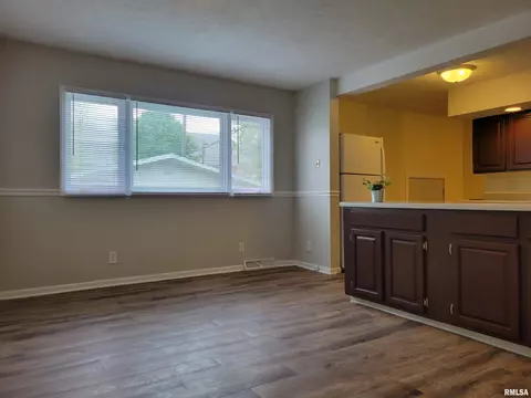 2110 S 10th St, Springfield, IL 62703 photo 10