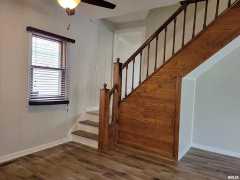 2110 S 10th St, Springfield, IL 62703 photo 9