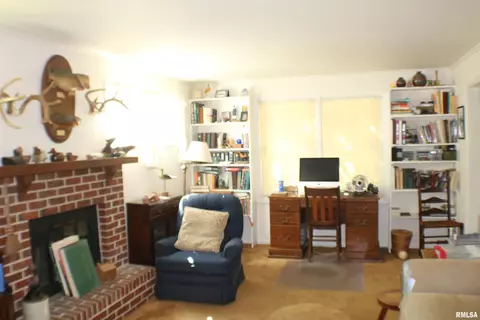 2119 E Hood St, Springfield, IL 62703 photo 9