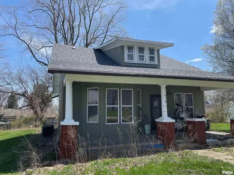 410 N Yates St, Tallula, IL 62688
